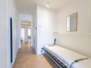 Bright apartment with direct sea view Apartment in Middelkerke