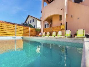 Apartment in Liznjan with Pool and Terrace Apartment in Medulin