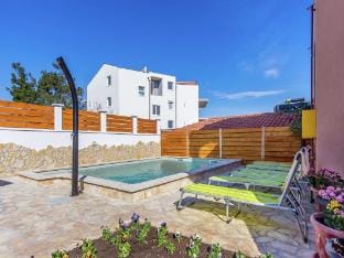 Apartment in Liznjan with Pool and Terrace Apartment in Medulin