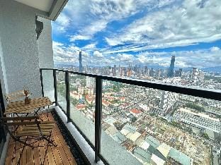Trion | 2R2B KL CITY | 6 PAX | 10 Mins to KLCC TRX Apartment in Federal Territory of Kuala Lumpur