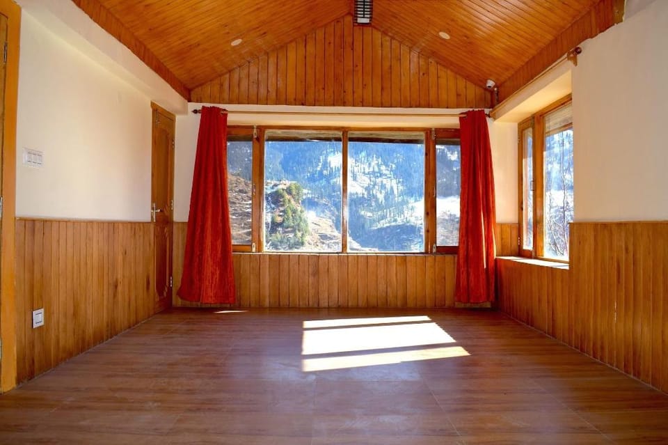 Sky One Ski Hotel in Himachal Pradesh