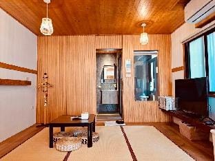 Suehirodori Japanese 末廣通二館日和家宅包棟民宿 Bed and Breakfast in Kaohsiung