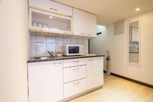 SR Apt w/ lift near Ximen MRT 西門町Loft 近西門地鐵站 獨立浴室 Apartment in Taipei City