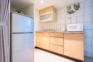 RW 2BR Apt w/ lift near Ximen MRT 西門町 近西門地鐵站 獨立浴室 Apartment in Taipei City