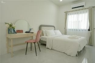 Penthouse Penthouse By-Pass - Motorway M6 Vacation rental in Laos