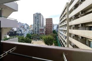 [Dotonbori 15m | USJ 30m | KIX 1h | Max 5 (XS07) Vacation rental in Osaka