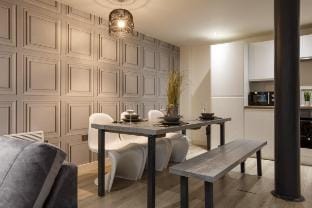 Beautiful 2 Bed With Balcony Vacation rental in Bradford