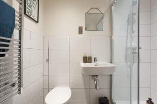 Beautiful 2 Bed With Balcony Vacation rental in Bradford