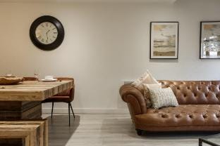 Exclusive Penthouse- 85" Huge TV Vacation rental in Bradford