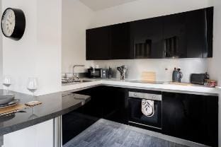 City-Centric Living Cozy 1-Bedroom Apartment Vacation rental in Bradford