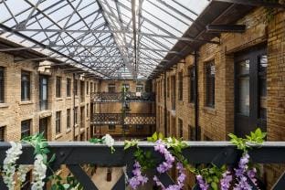 Stylish Penthouse with balcony! Vacation rental in Bradford