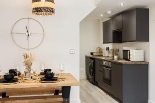 Stylish Penthouse with balcony! Vacation rental in Bradford
