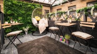 Stunning 2 bed with outside patio and free parking Apartment in Bradford