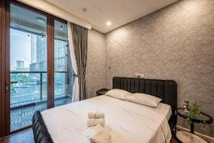 Luxury Stay in HCM! 메트로폴, 갤러리아 [방4침대4, 멋진 시티뷰 수영장] Apartment in Ho Chi Minh City
