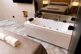 Golden Moon Holiday House Apartment in Catania