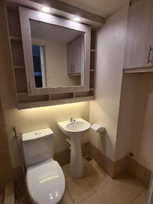 Stylish WFH-Ideal near Silang  w/250mbps WiFi Apartment in Calabarzon