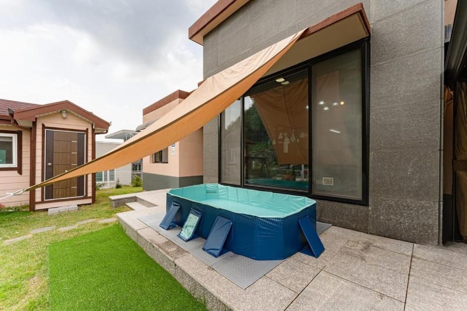 Yeoncheon Dograng Dog Pension Bed and Breakfast in Gyeonggi-do