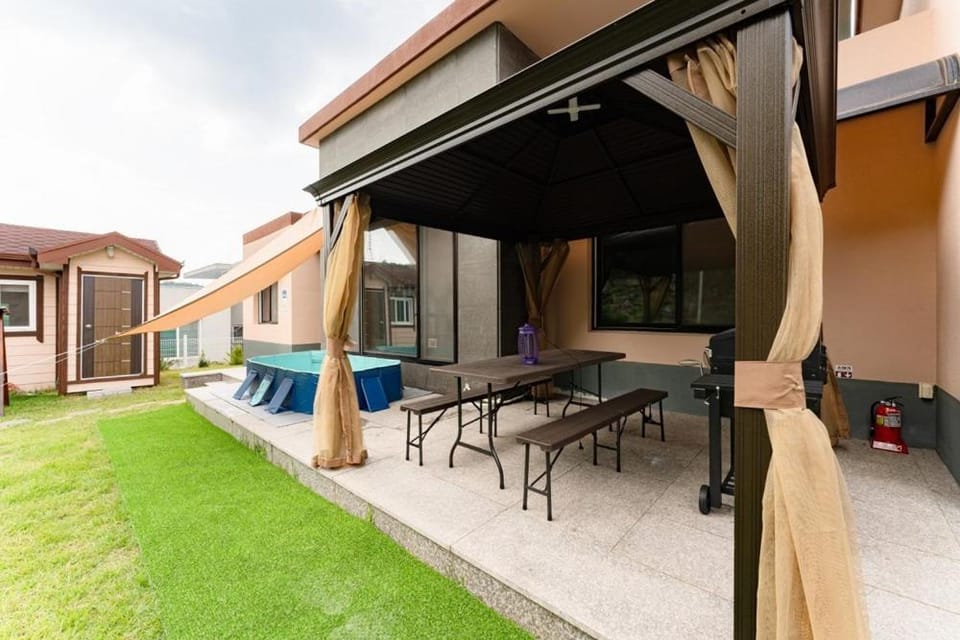 Yeoncheon Dograng Dog Pension Bed and Breakfast in Gyeonggi-do
