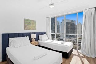 Direct 12th Floor Ocean Views in Chevron Towers Apartment in Surfers Paradise