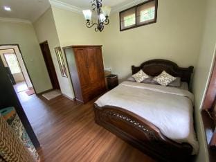 Hulu Tamu Off Grid Hill Top Tiny Home Vacation rental in Selangor, Malaysia
