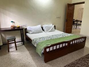 Mango Tree Villa Deluxe Queen Room Vacation rental in Kochi