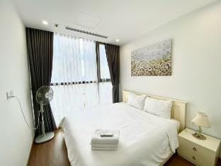 1 Bed/ Luxurious/ Tower S3 - Vinhomes SkyLake Vacation rental in Laos