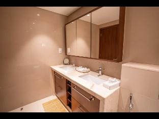 Cozy Haven 1BR Downtown - Burj Khalifa LED View Vacation rental in Dubai