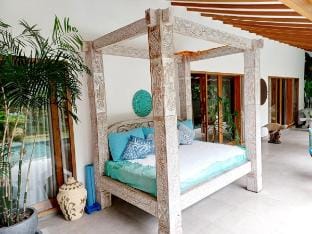 Fantastic Villa Emmylien Vacation rental in North Kuta