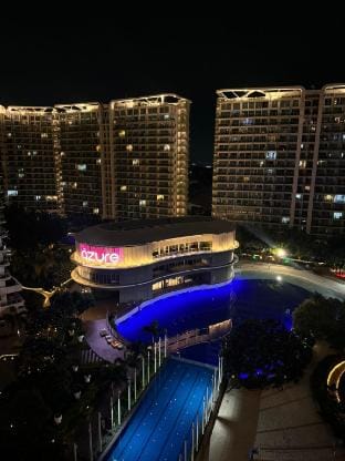 Saint-Tropez Azure Staycation Apartment in Paranaque
