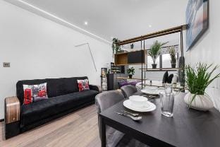 Bright Studio Retreat in Golders Green Apartment in London Borough of Camden