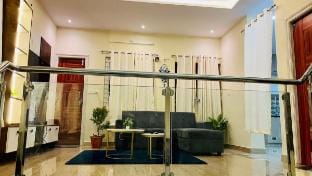 Luxurious 3BHK Triplex Villa Minutes from IT Hub Villa in Hyderabad