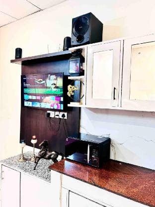 THE GRAND ( 4 BEDROOM SUITE WITH PRIVATE TERRACE) Villa in Punjab, India