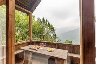 Alaya Stays  Tree House -Suro Woodbine Chalet Vacation rental in Himachal Pradesh