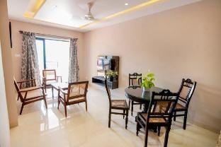 Sea-View 2 Bedroom Serviced Apartment, Dona Paula Apartment in Goa, India