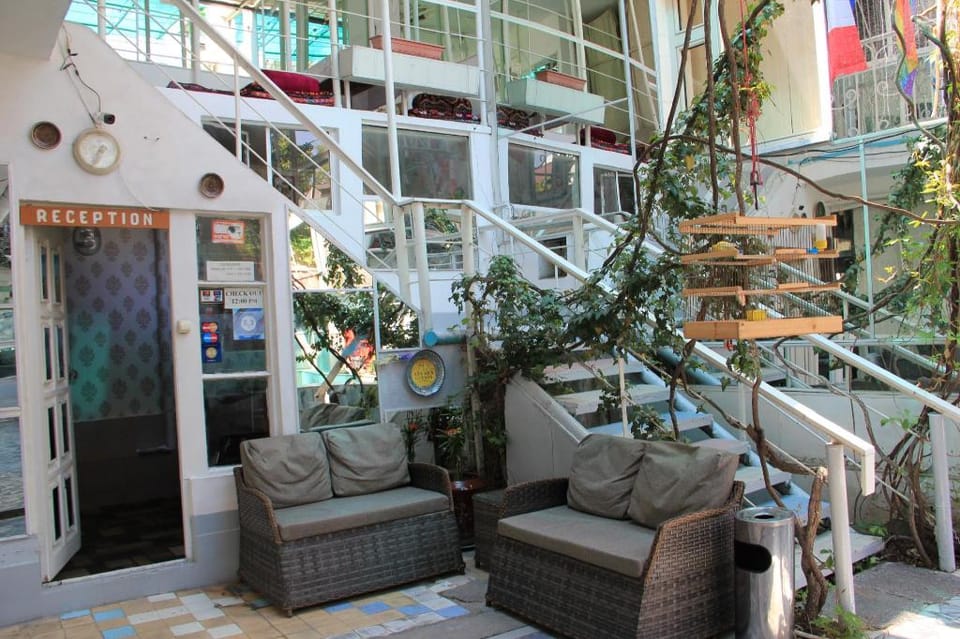 ANVAR'S GUESTS Hotel in Europe