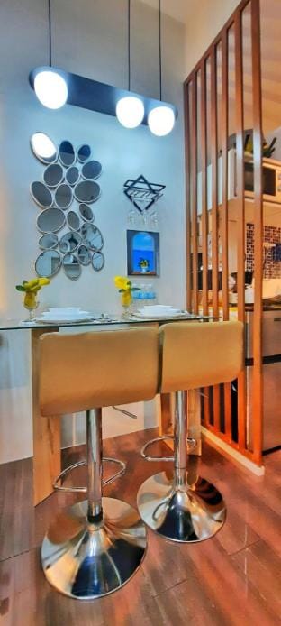 Luca's Cove @Air Residences near Trident+Netflix Apartment in Makati