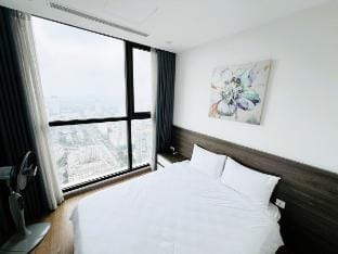 1 Bed/ City View/ Tower S3/ 38FL/ Vinhomes SkyLake Vacation rental in Laos