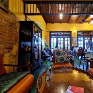 Sittisang Heritage House 1920 Apartment in Thailand
