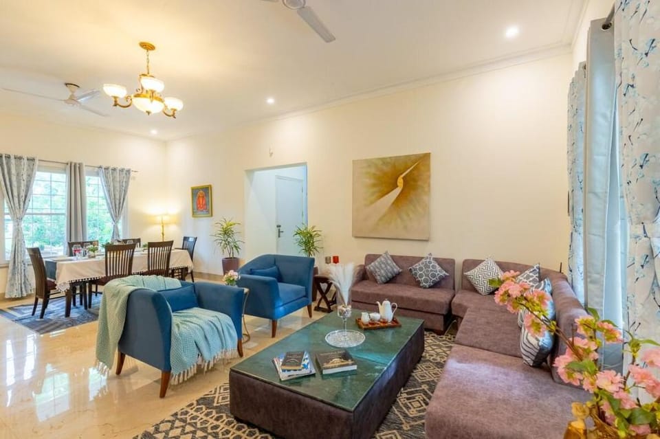 Alaya Stays 3 BHK  with Pvt Pool - Daffodil Vacation rental in New Delhi