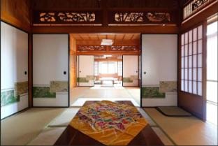 Kuminoyado Gettou(琉美の宿 月桃）300m²一棟貸し！15名までご利用可能！ Vacation rental in Okinawa Prefecture