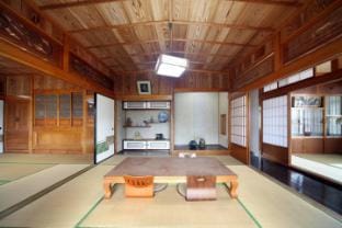 Kuminoyado Gettou(琉美の宿 月桃）300m²一棟貸し！15名までご利用可能！ Vacation rental in Okinawa Prefecture
