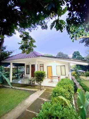 Zultanz Villa 50 Puncak - Back Villa in West Java