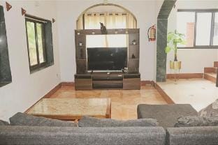 10 BHK SuperVilla with Pool &  jacuzzi North goa Villa in Goa, India
