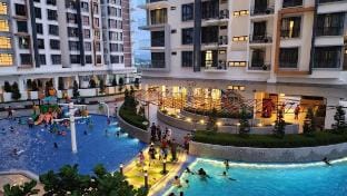 K-Avenue with PS5, Pool View and Private Balcony Apartment in Kota Kinabalu