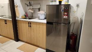 K-Avenue with PS5, Pool View and Private Balcony Apartment in Kota Kinabalu