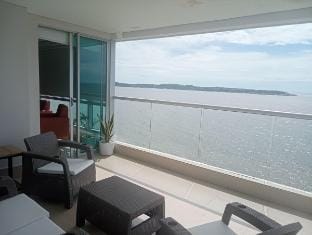 Palmetto Sunset 1002 deluxe 2Br Apartment in Cartagena