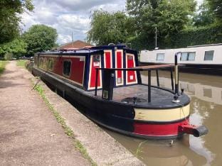 Modern Stylish Narrowboat Vacation rental in England
