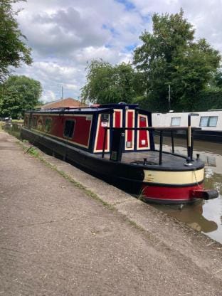 Modern Stylish Narrowboat Vacation rental in England