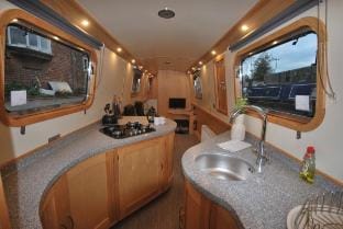 Fresh new narrowboat Vacation rental in England