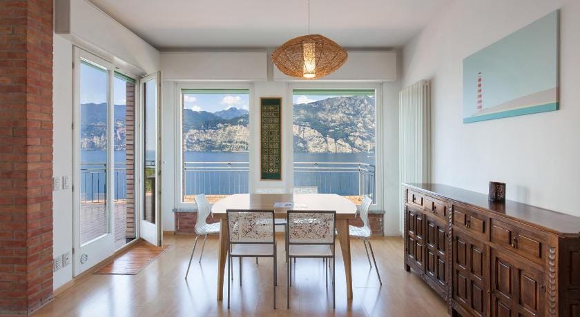 Apartment Windows On The Lake Hotel in Malcesine
